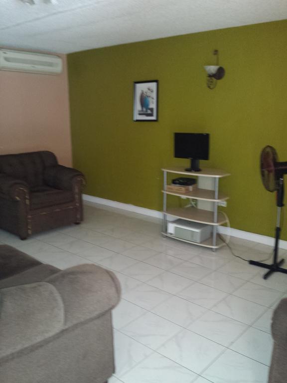 Impeccable Guest Rooms 2 킹스톤 객실 사진